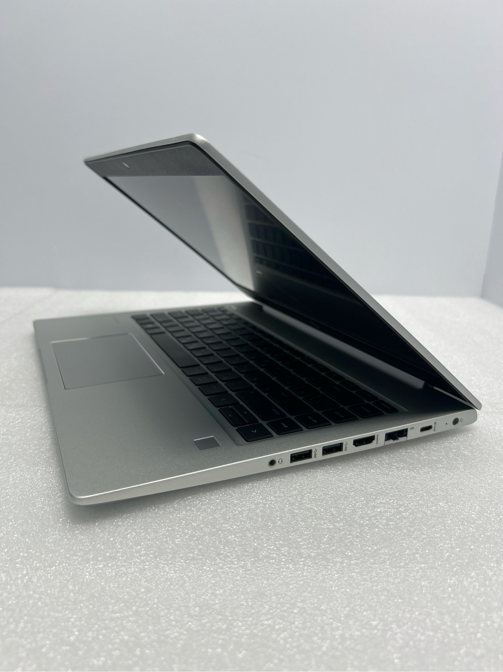 Ноутбук HP ProBook 445R G6 14"/Ryzen 5 4500U/RAM 16 GB/SSD 512 GB/AMD Radeon Graphics/ 1920x1080/IPS/Windows 11/Подсветка кл-ры:нет/серебристый. Состояние: B2