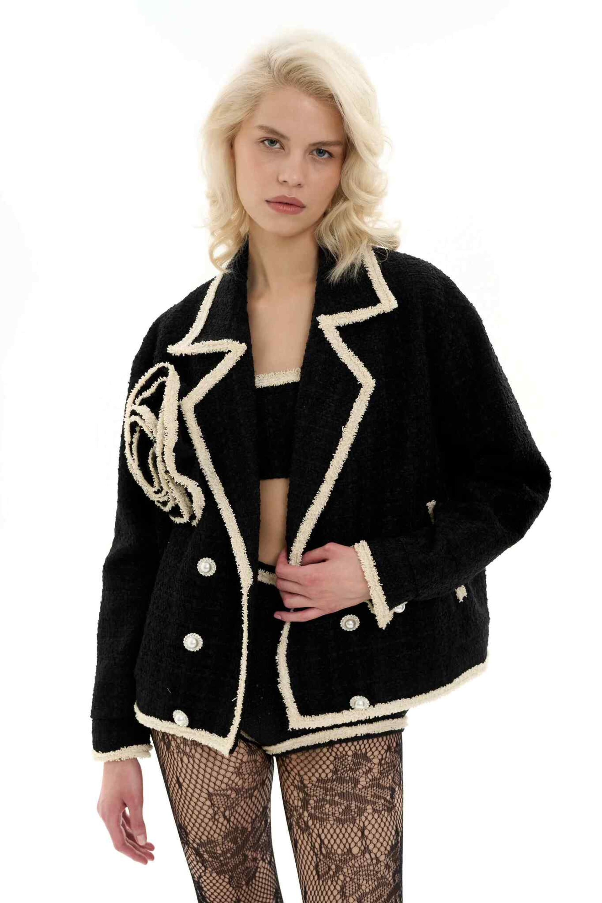 Двубортный жакет-бомбер с розой