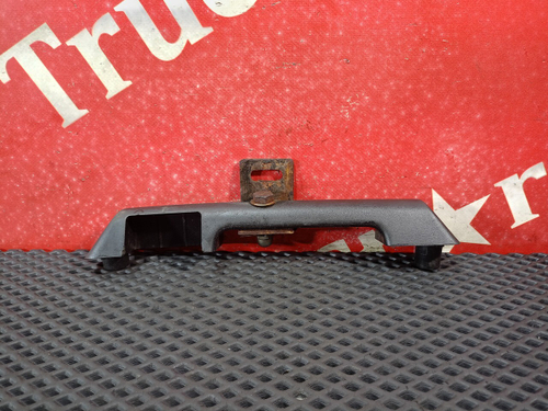 Ручка решетки радиатора