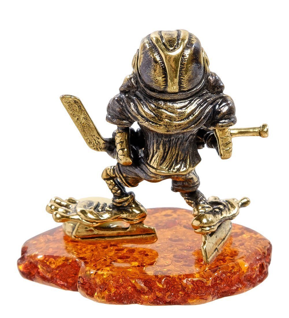 Народные промыслы AM-2201 Фигурка «Лягушка-хоккеист» (латунь, янтарь)