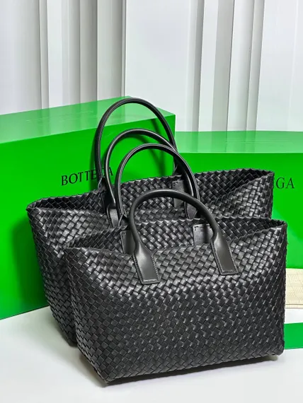 Cabat сумка-тоут Bottega Venetta Intrecci, чёрная