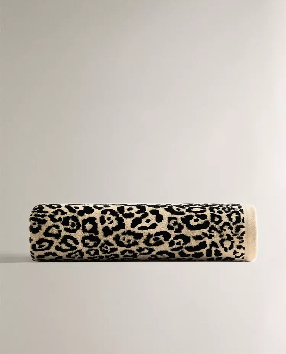 ZARA HOME ПЛЯЖНОЕ ПОЛОТЕНЦЕ ИЗ ВЕЛЮРА С АНИМАЛИСТИЧЕСКИМ ПРИНТОМ, ПЕСОЧНЫЙ/ЧЕРНЫЙ