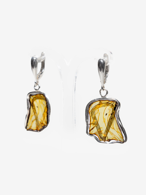 Уникальные серебряные серьги с цельным пейзажным янтарем, серебро 925 пробы
