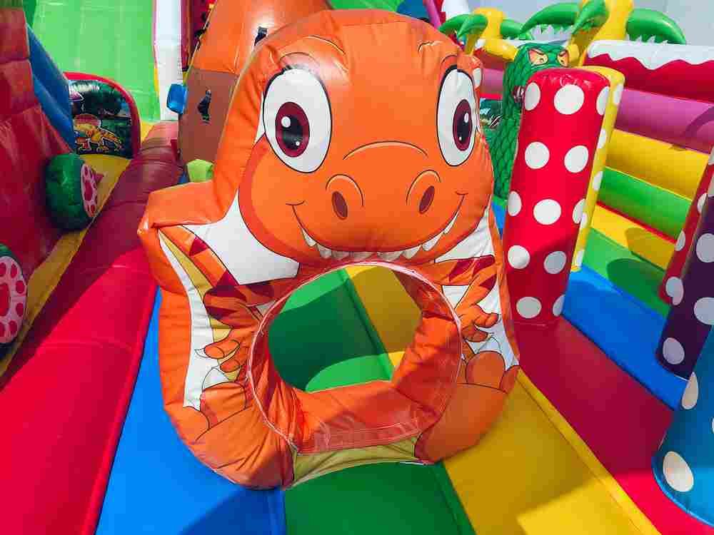 Коммерческий надувной батут «Дракоша и Друзья», 14*7*7 м