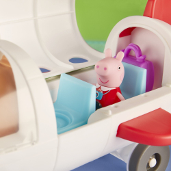 Hasbro Peppa Pig - Набор Самолет + фигурка F3557 / артикул   F3557  / GTIN 5010993935680