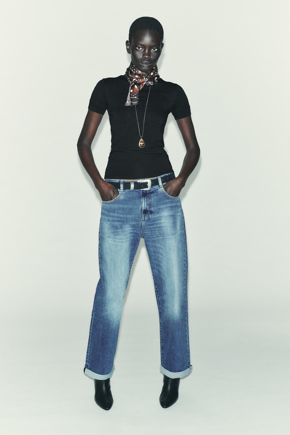 ZARA МИНИМАЛИСТИЧНАЯ ФУТБОЛКА С КОРОТКИМИ РУКАВАМИ, ЧЕРНЫЙ