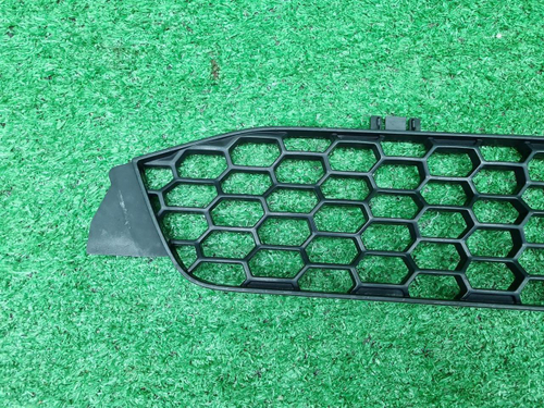 Решетка переднего бампера Scania R-Series (16-нв)