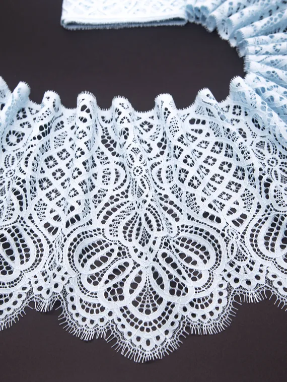 01-58 Кружево шантильи 25 см, голубой 051