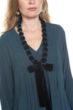 ОЖЕРЕЛЬЕ ИЗ БАРХАТА