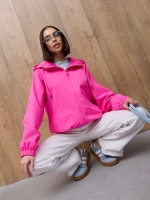 Ветровка с капюшоном