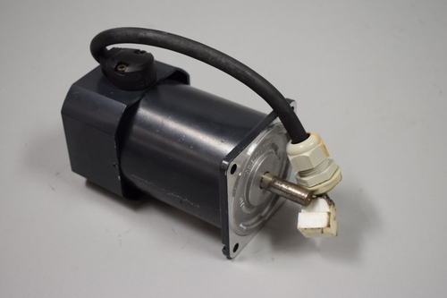 Шаговый двигатель ORIENTAL MOTOR USM 560-002W