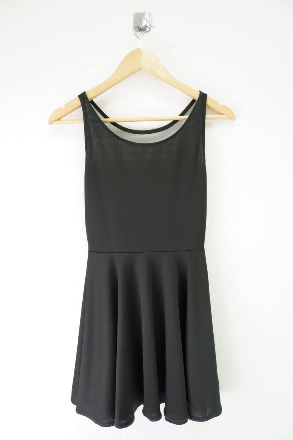 Платье лаконичное 40 размер