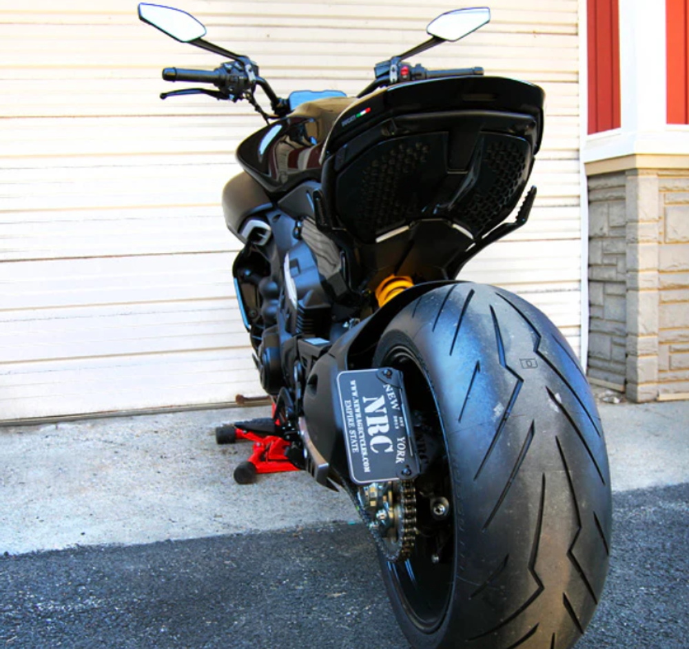NRC Крепление номерного знака на маятник Ducati Diavel V4 DV4-SIDE