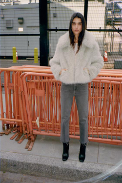 ZARA УКОРОЧЕННЫЕ РАСКЛЕШЕННЫЕ ДЖИНСЫ TRF С ВЫСОКОЙ ПОСАДКОЙ, АНТРАЦИТОВО-СЕРЫЙ