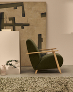 Кресло Meghan из зеленого шенилла с массивом бука в натуральной отделке