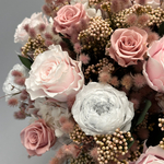 «Розовое счастье» - букет из стабилизированных цветов.