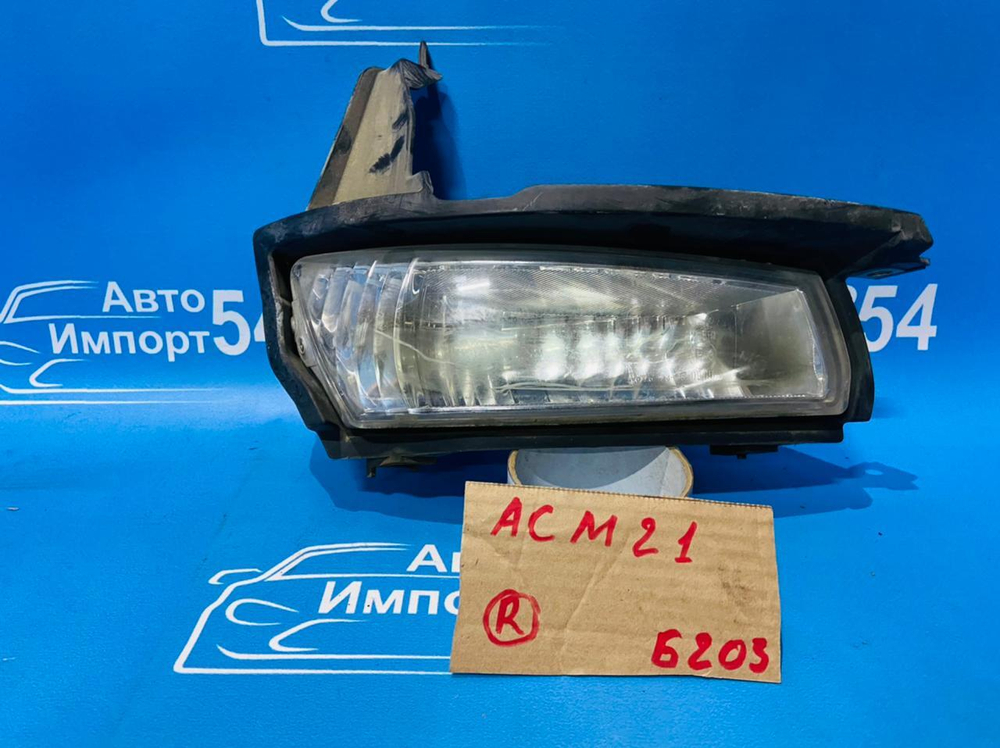 Туманка правая TOYOTA IPSUM 2003-2009