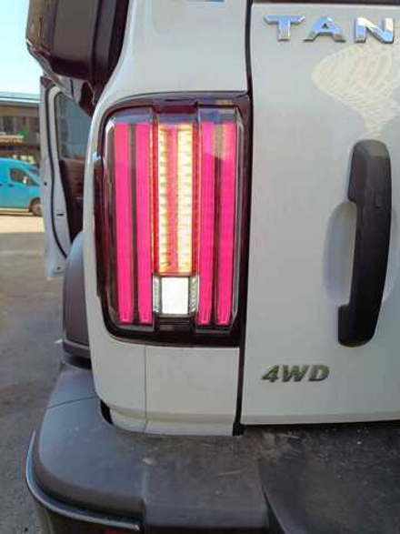 Фонари задние Tank 300 белые