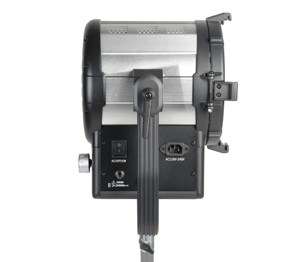 Осветитель GreenBean Fresnel 200 RGB X3 DMX, светодиодный, 200 Вт, 2800-6500К, RGB