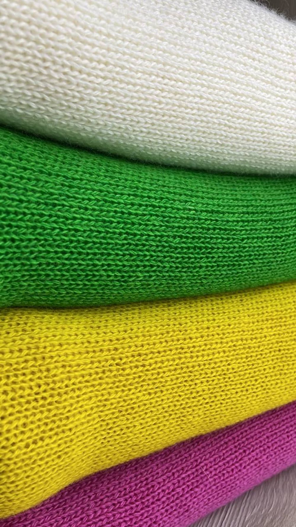 Нежный палантин из мериносовой пряжи "Тополиный пух"