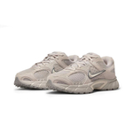 Женские кроссовки Nike V5 RNR Suede
