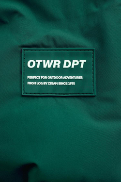 ZARA СТЕГАНАЯ КУРТКА С НАШИВКОЙ WATER REPELLENT, ЗЕЛЕНЫЙ