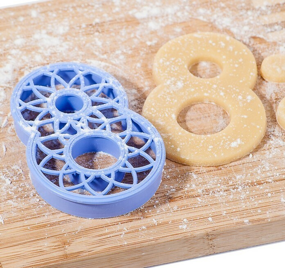 Форма для вырезки теста "8 марта"