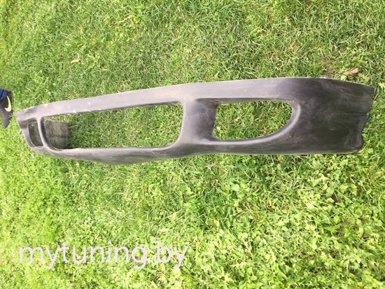 Накладка на передний бампер для Audi B4