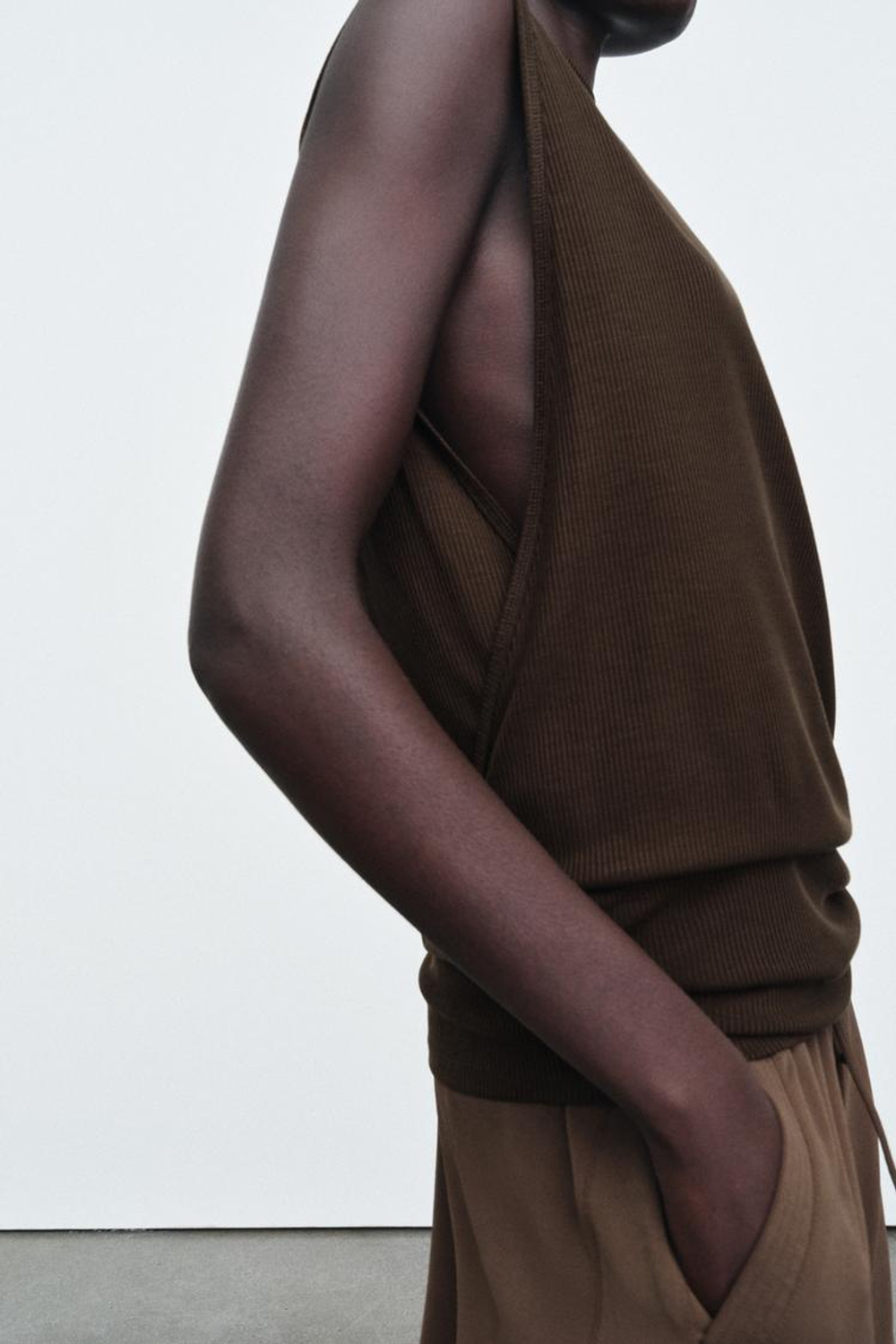 ZARA СВОБОДНЫЙ ТОП С ВОРОТНИКОМ-СТОЙКОЙ, БУТЫЛОЧНО-ЗЕЛЕНЫЙ