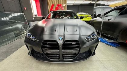 BMW в виниловую черную матовую пленку Carbins SCM A01L