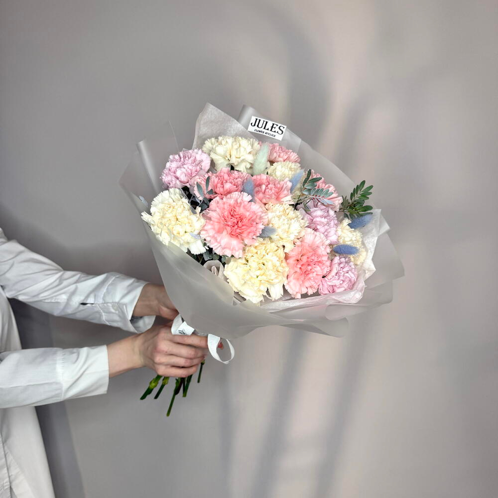 «Пудровое эхо» букет из диантусов