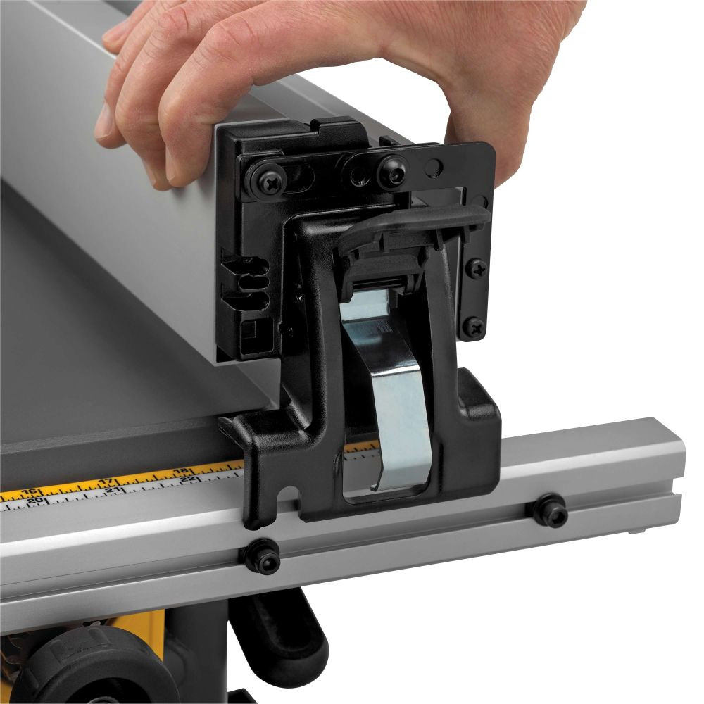 Дисковая пила аккумуляторная Dewalt DCS7485N