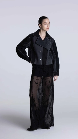 Джинсовая куртка со шнуровкой на спине, чёрная