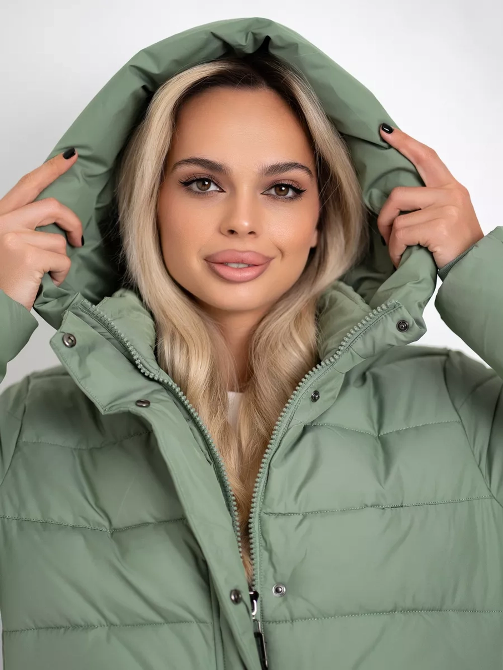 Куртка зимняя длинная с капюшоном пуховик