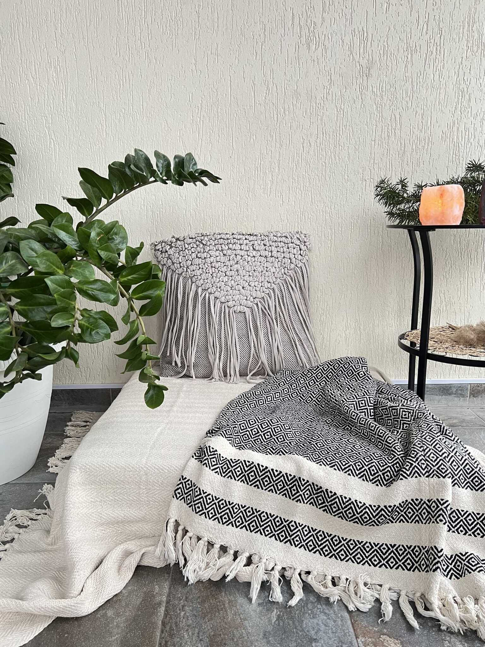 Декоративная наволочка в бохо стиле