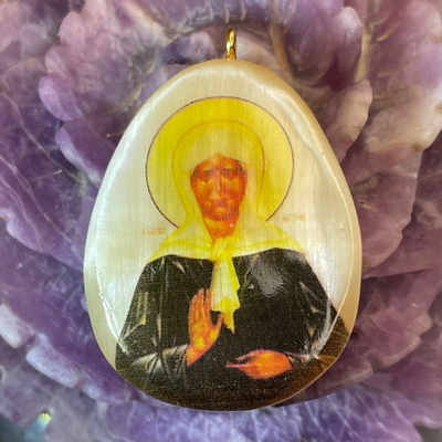 49753  Селенит оберег кулон Матрона 32*45мм