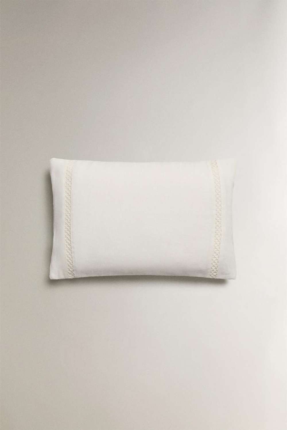 ZARA HOME ЛЬНЯНОЙ ЧЕХОЛ ДЛЯ ДЕКОРАТИВНОЙ ПОДУШКИ, ЖЕЛТОВАТО-БЕЛЫЙ