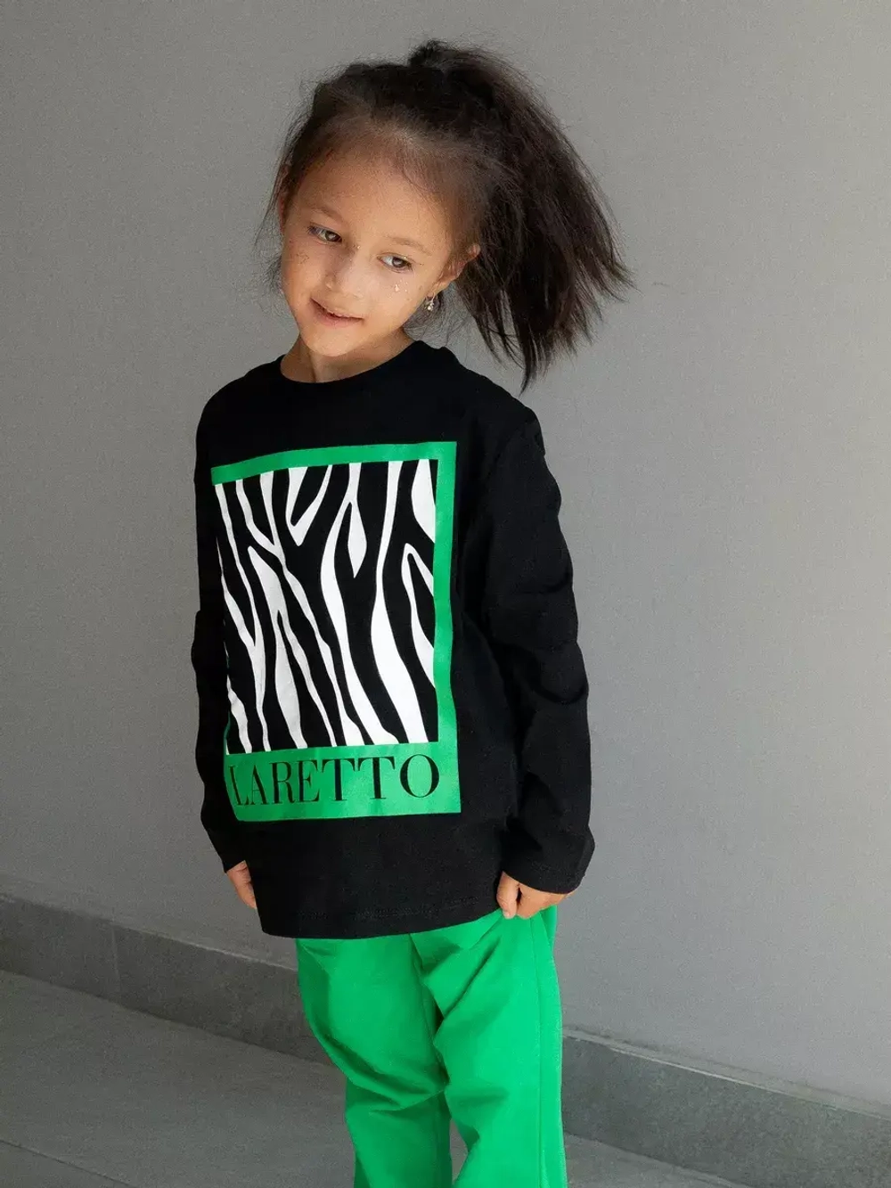 Спортивный костюм для девочки в школу