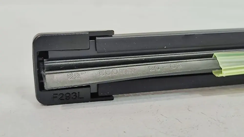 22 - 550 / Бескаркасные (22/550 мм) щетки Carall модель S850 (22/550 мм)