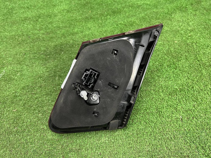 Фонарь левый внутренний Mercedes E W212 (13-16)