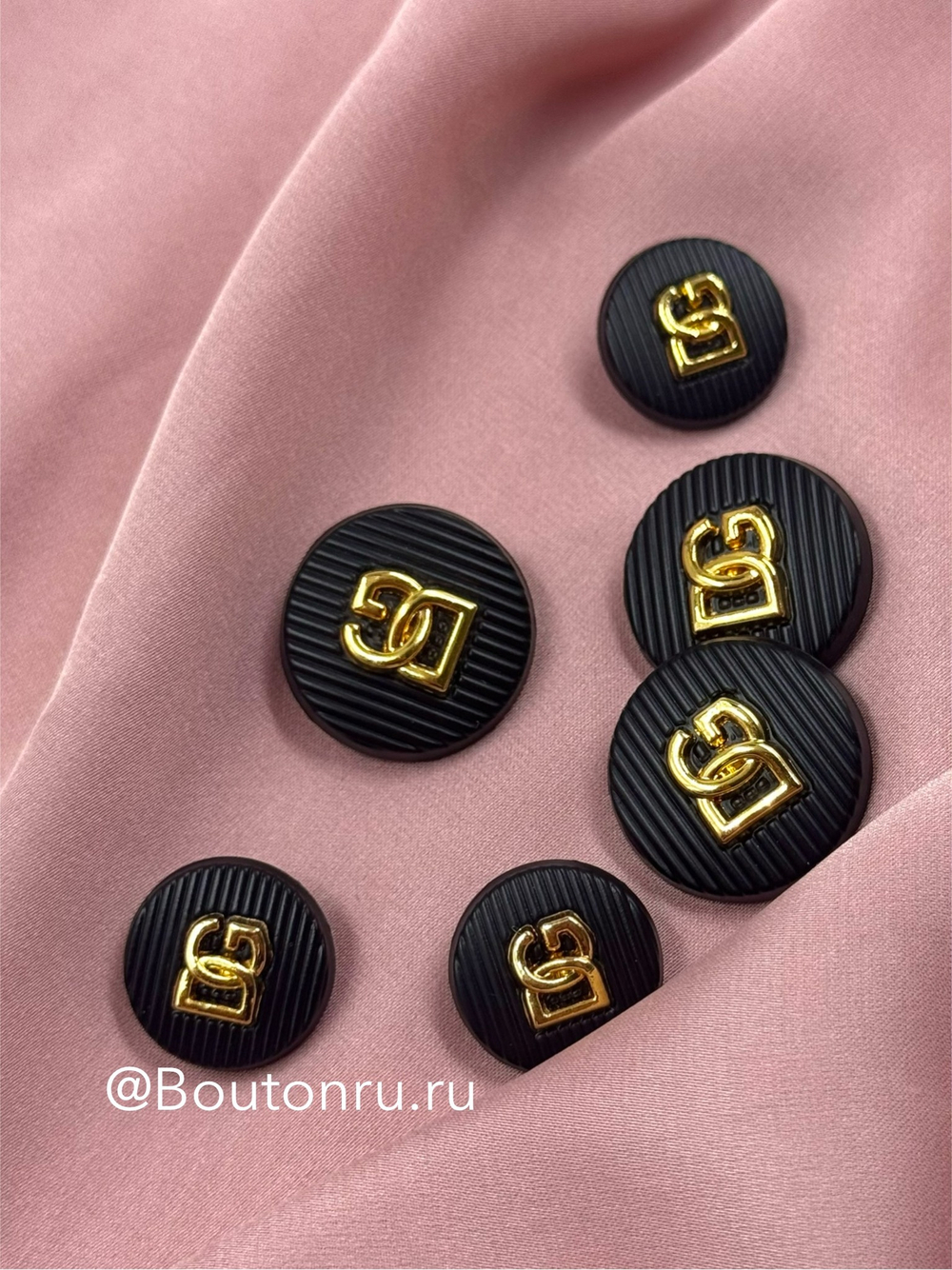 Пуговицы ДГ. черные с золотым лого скидка