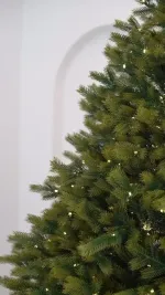 Елка с гирляндой «Эрмитажная» (Литая хвоя) 210 см / 2,1 м