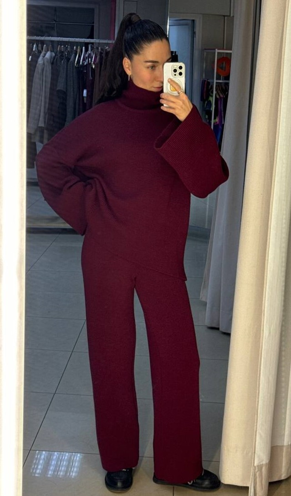 Свитер с широким рукавом