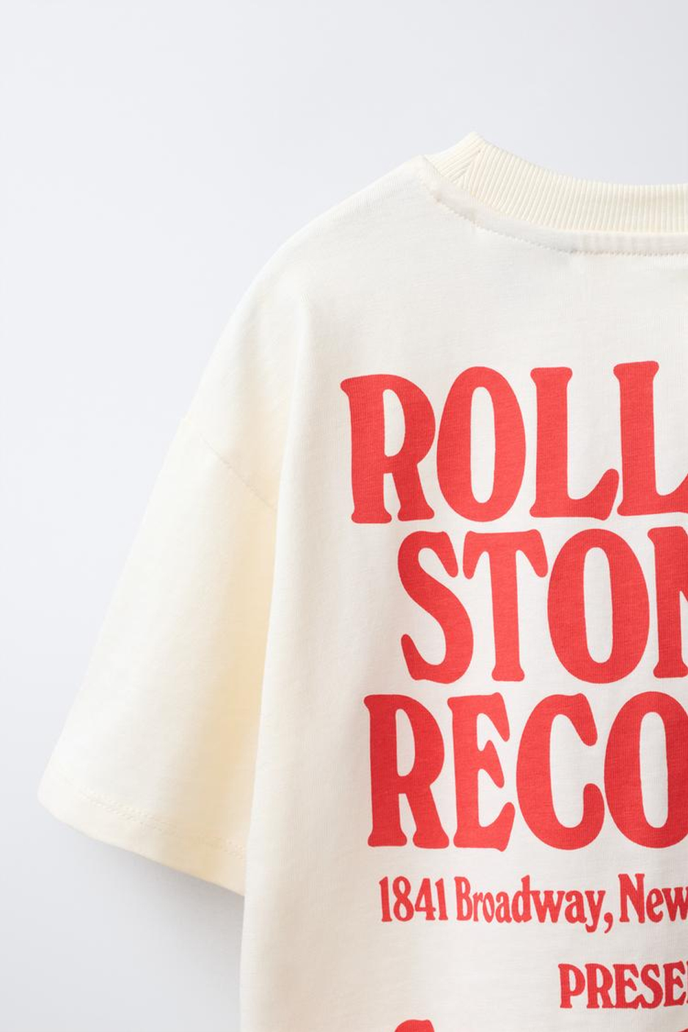 ZARA ФУТБОЛКА С ПРИНТОМ ROLLING STONES ©, ЭКРЮ