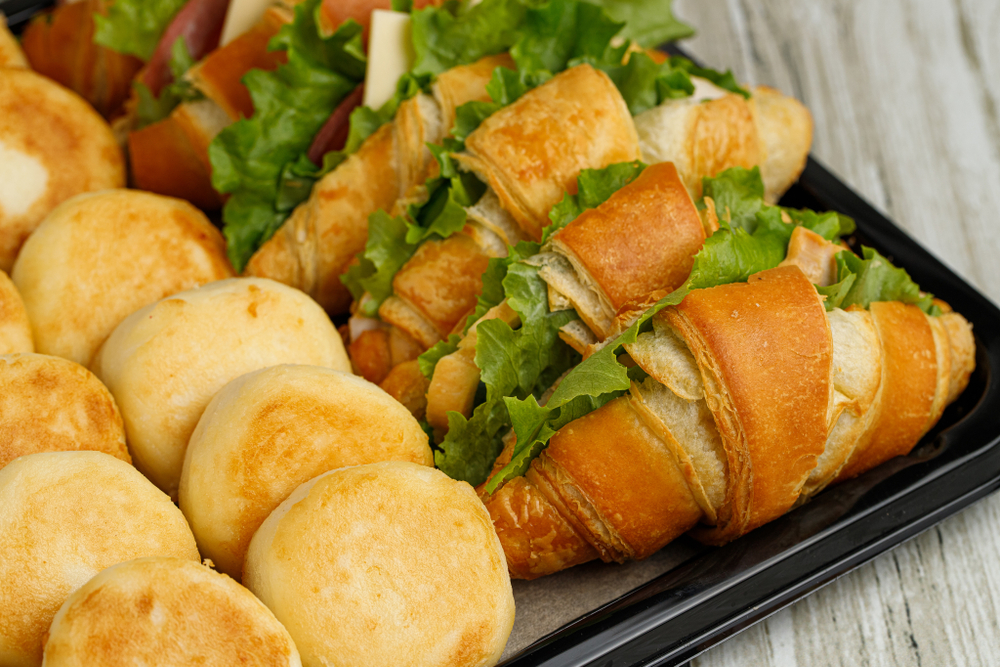 Платтер завтрак с круассанами