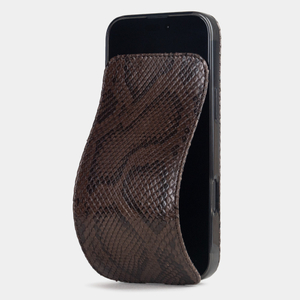 Чехол для iPhone 16 Pro кожаный, питон темно-коричневого цвета