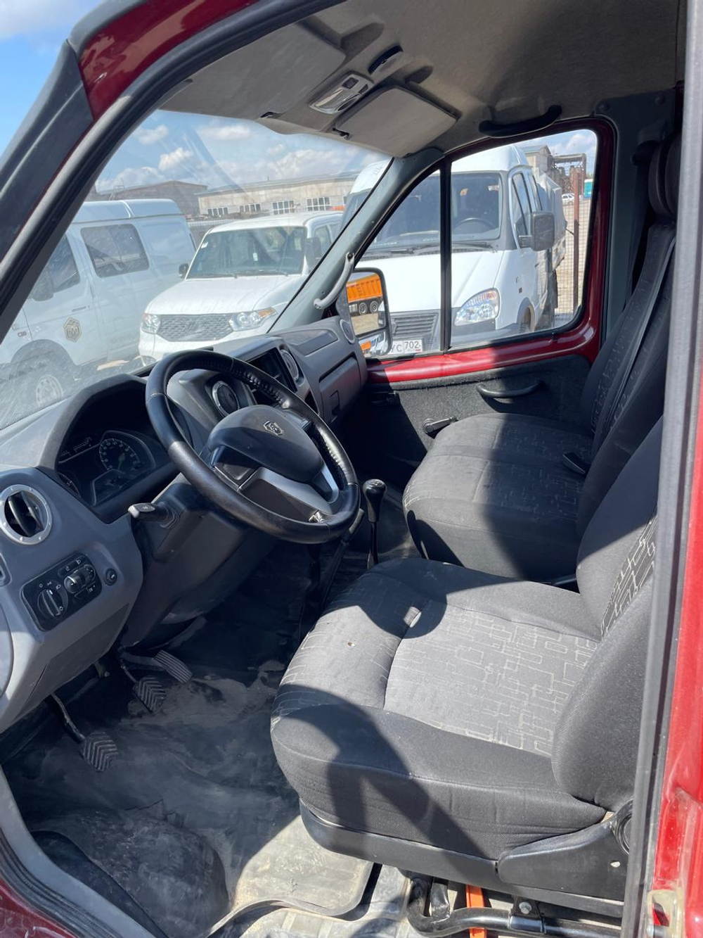 GAZ SOBOL Цельнометаллический 27527 (Бензиновый, 2,7 л, 107 л.с.)