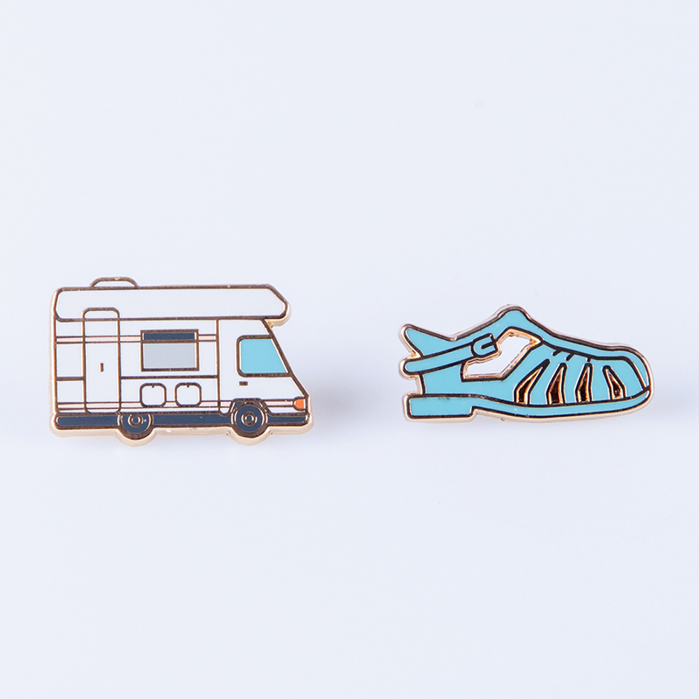 Набор из 2-х металлических булавок pinaholic holidays