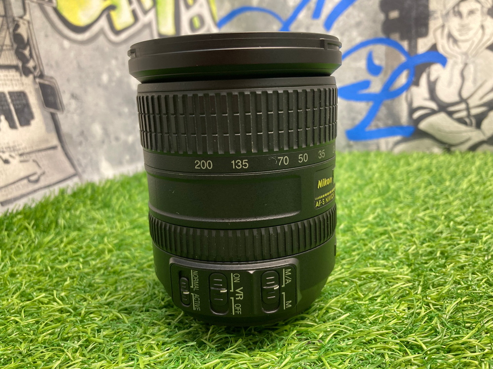 Nikon 18-200mm 3.5-5.6G ED AF-S VR DX