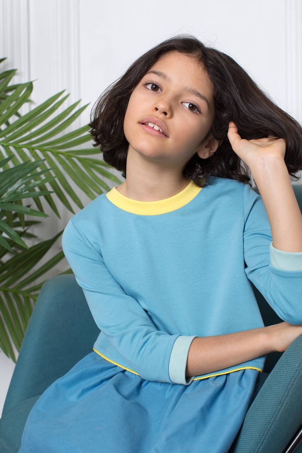 Голубое платье с кантом